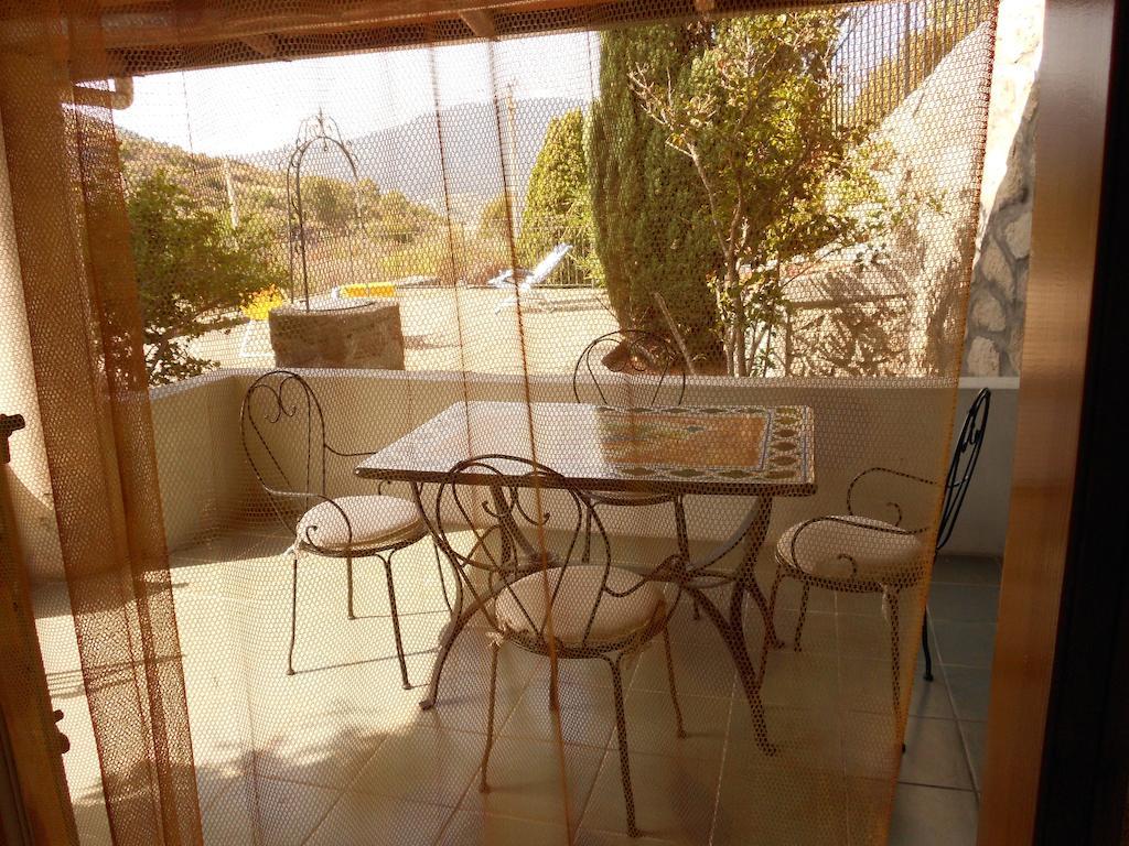 Case Vacanze Margherita ليباري الغرفة الصورة