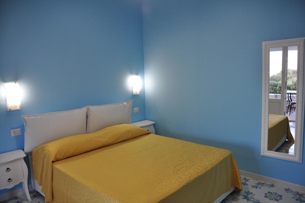 Case Vacanze Margherita ليباري الغرفة الصورة